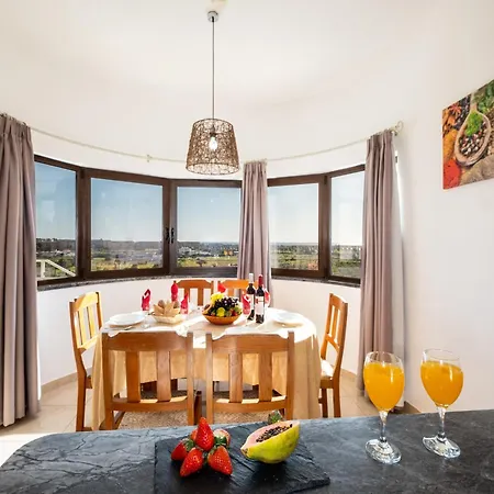 Vila Villa Near Albufeira With Private Pool *